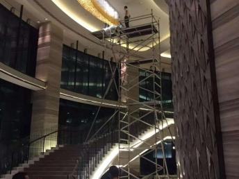 圖 租售廠房安裝建設(shè) 消防吊頂專用電動(dòng)剪叉式液壓升降平臺(tái)腳手架 廣州租賃