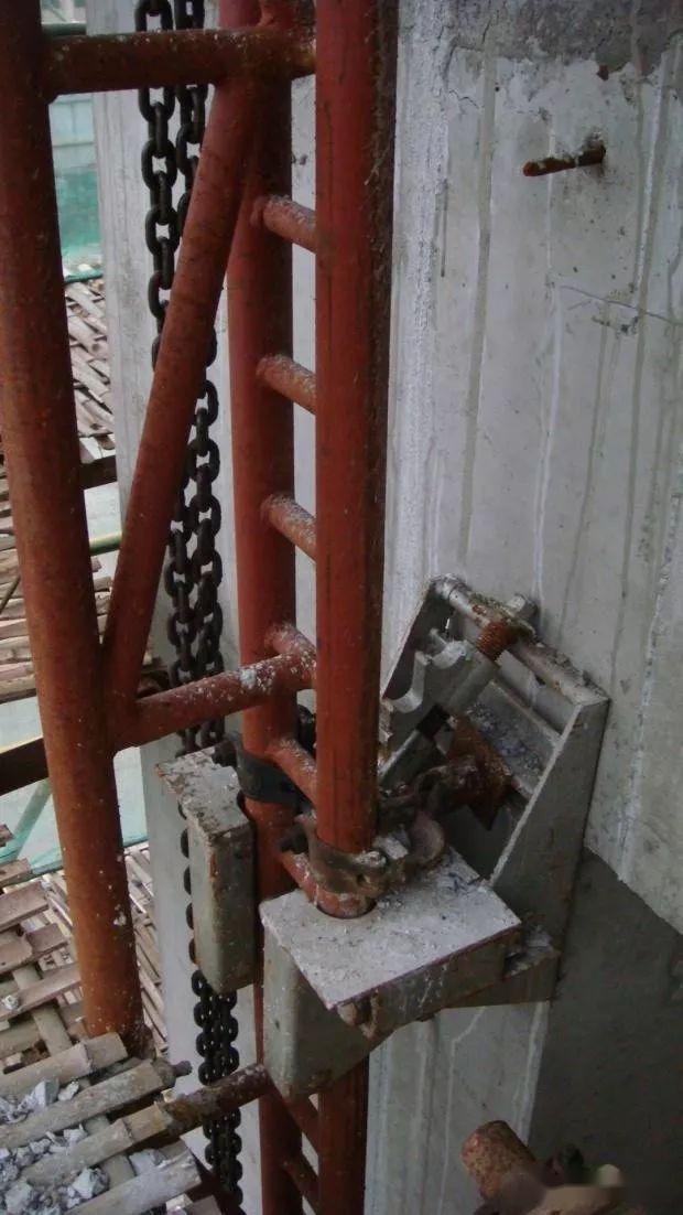 解剖附著式升降腳手架 構造拆解、動畫演示與檢查要點